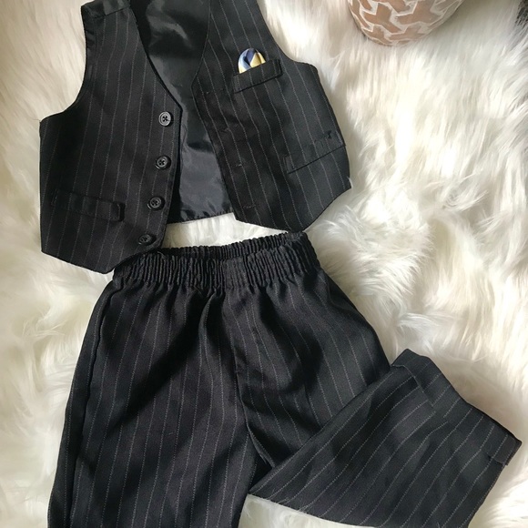 12month Vest and pants - Picture 1 of 3